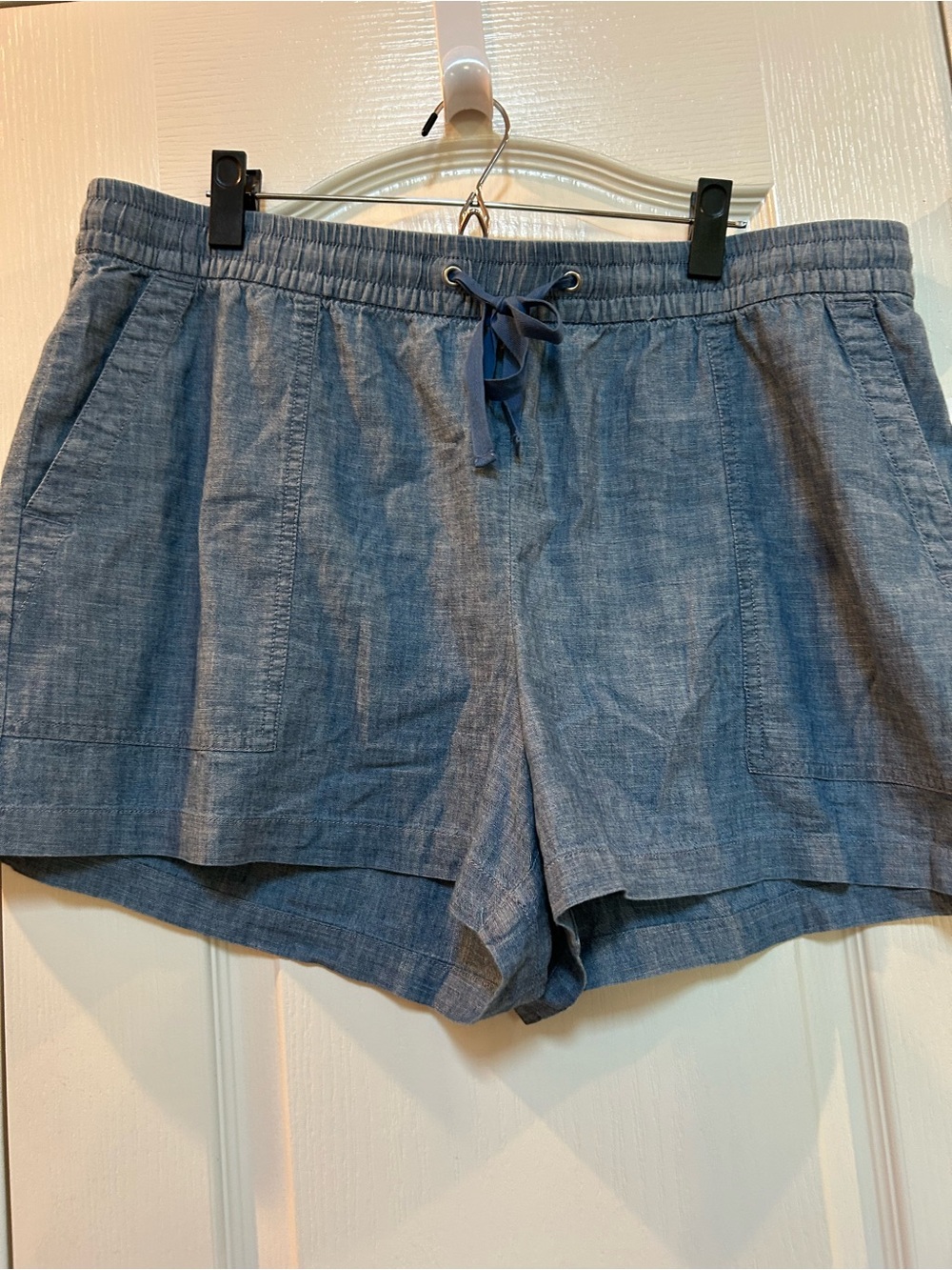 Gap Women's Blue Chambray Drawstring Shorts